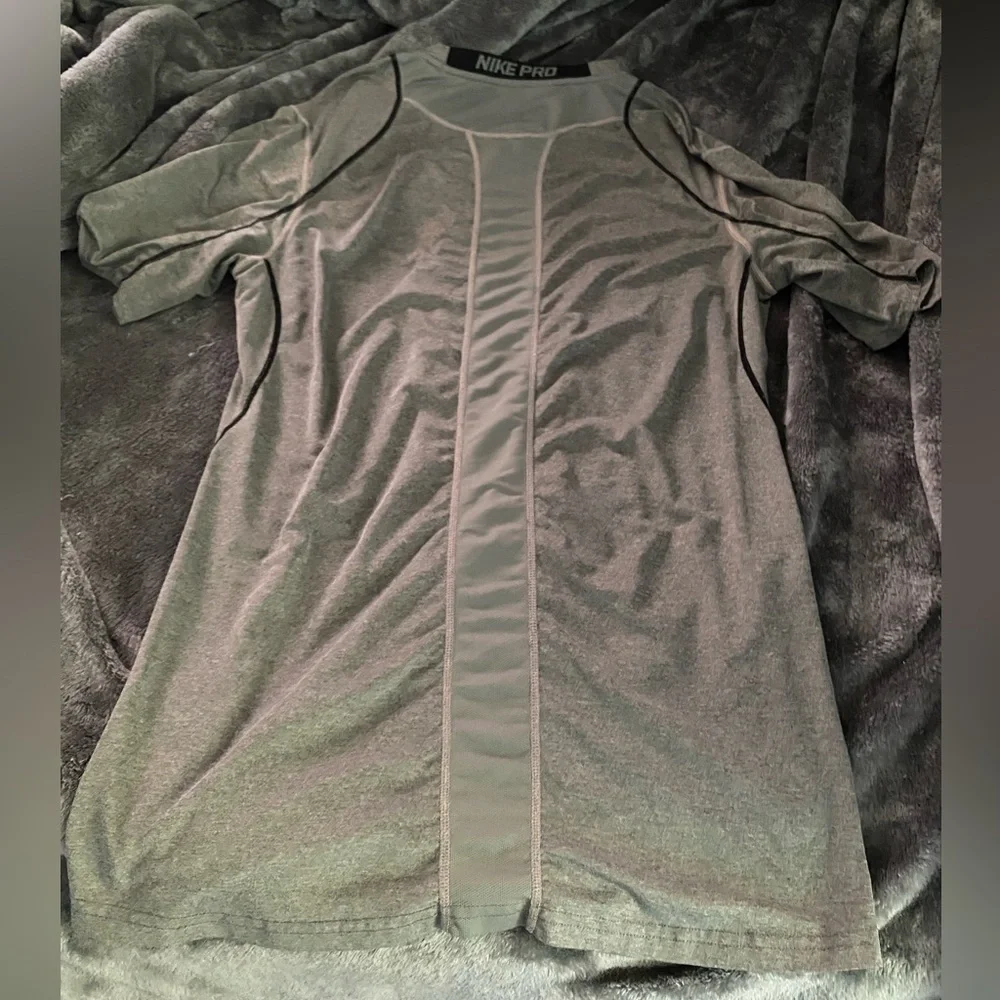men’s nike shirt - Picture 4 of 4